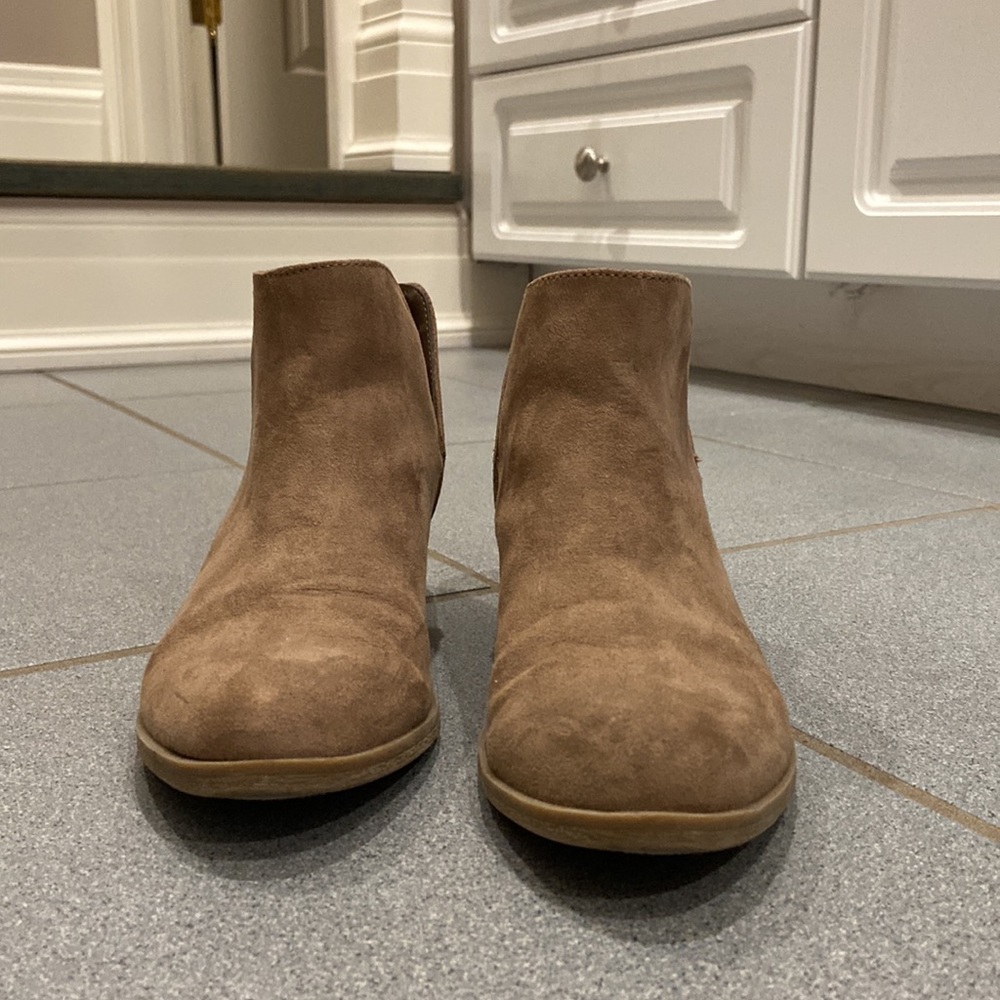 Cut out booties - Picture 3 of 5